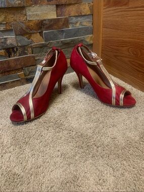 Red T-Strap Peep-Toe Heels with Gold Accents